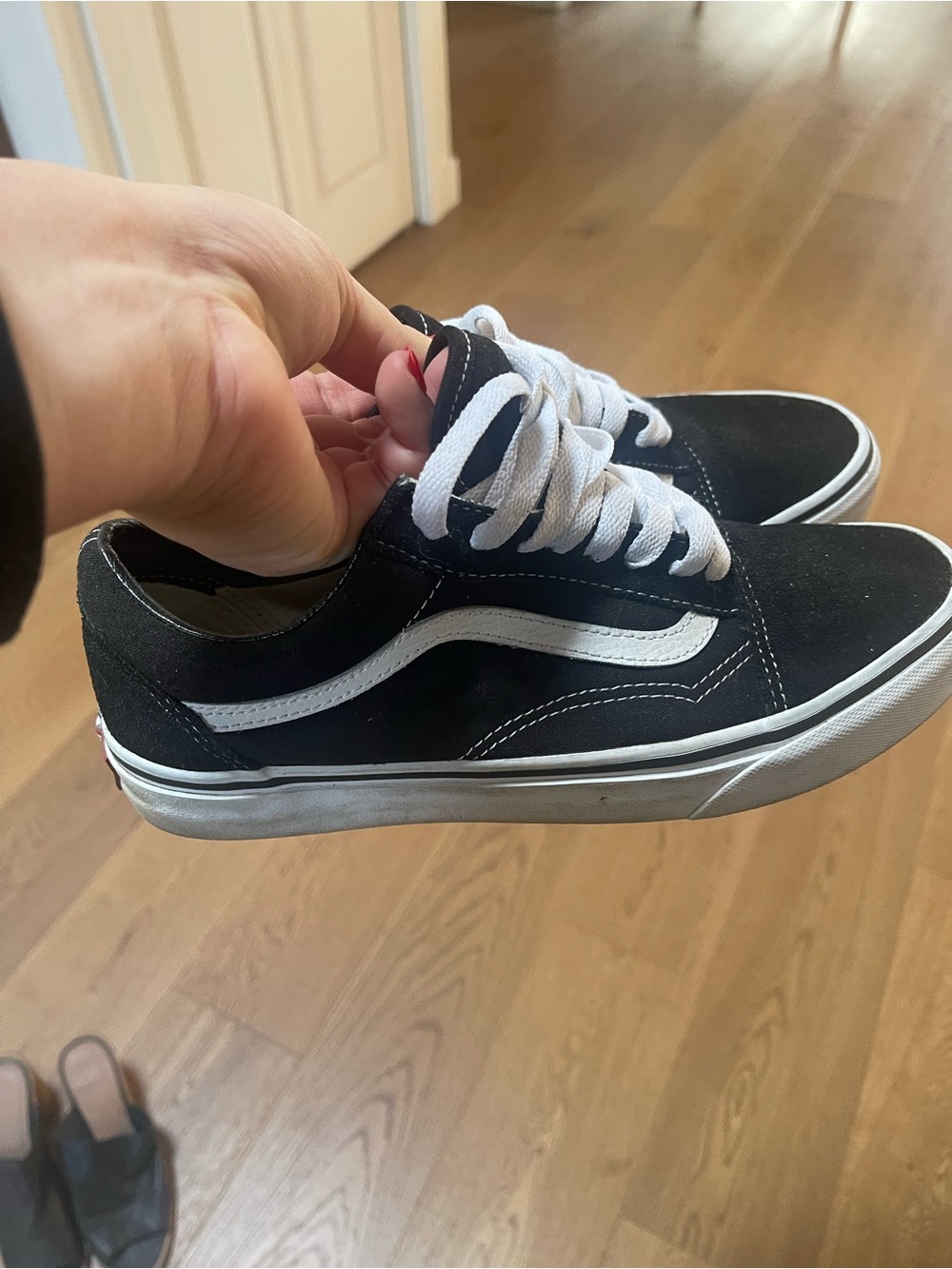Vans Black and White Old Skool Low-Top Sneakers - Men's
